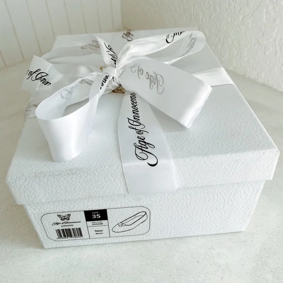 Tessa Black Flats with Pearl Detail - Picture 5 of 6